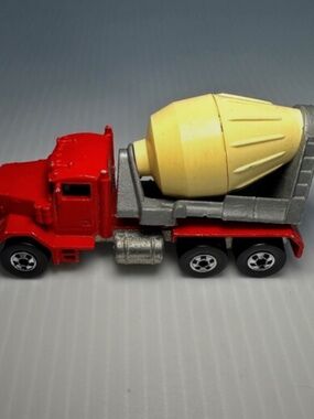 Vintage Mattel 1979 Hot Wheels Peterbilt Cement Concrete Mixer Truck Diecast